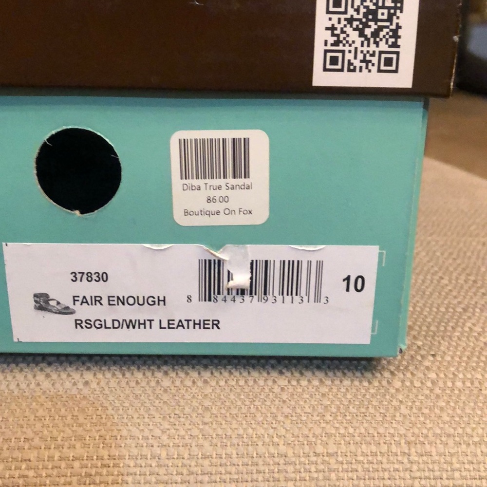 Sandals - Picture 2 of 3